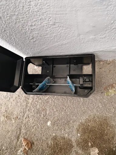 Poste d'appâtage professionnel avec appâts sécurisés